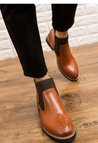 Large Flat Leather Broch Carved Mid-High Cut Shoes